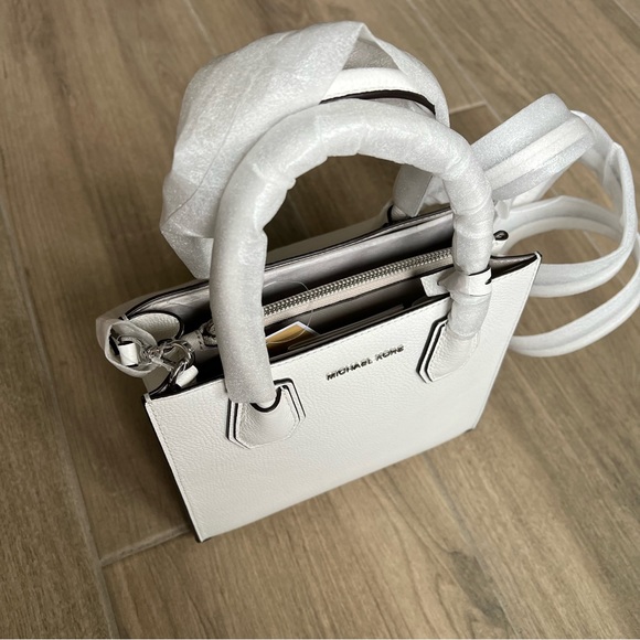 MICHAEL MICHAEL KORS Mercer Medium Pebbled Leather Crossbody Bag - Picture 6 of 8